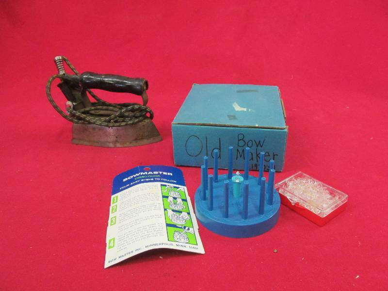 lot 57 image: vintage Peerless iron, bow maker