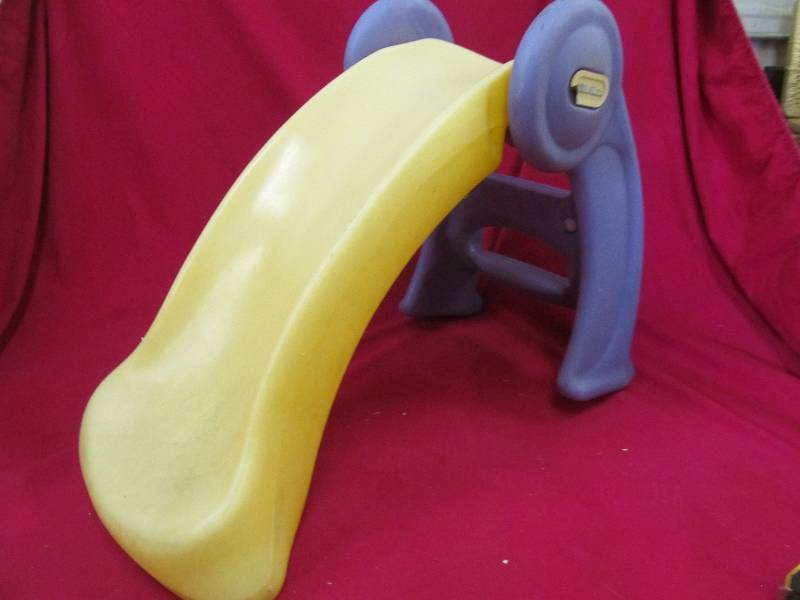 lot 65 image: Little Tikes slide