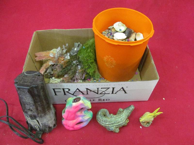 lot 68 image: Aquarium supplies