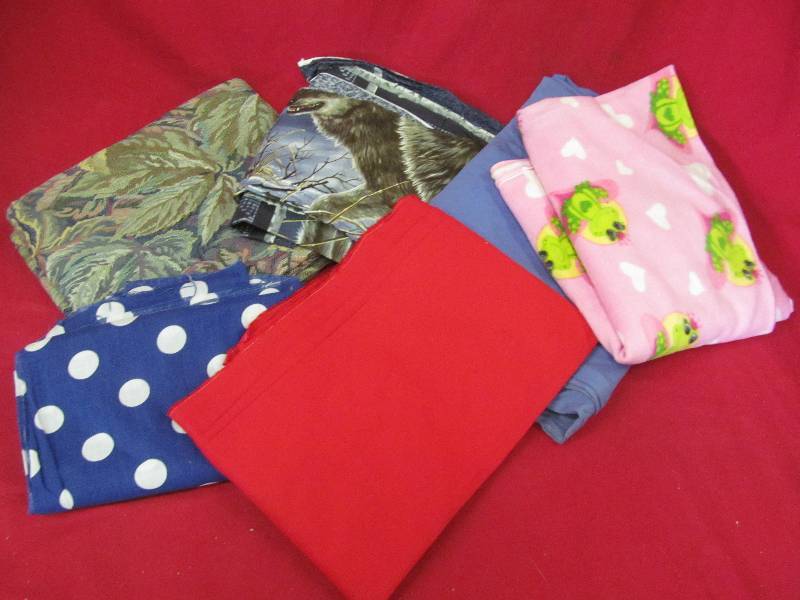 lot 70 image: material
