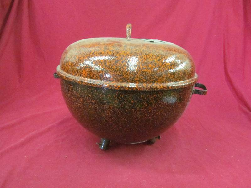 lot 87 image: Weber Charcoal grill