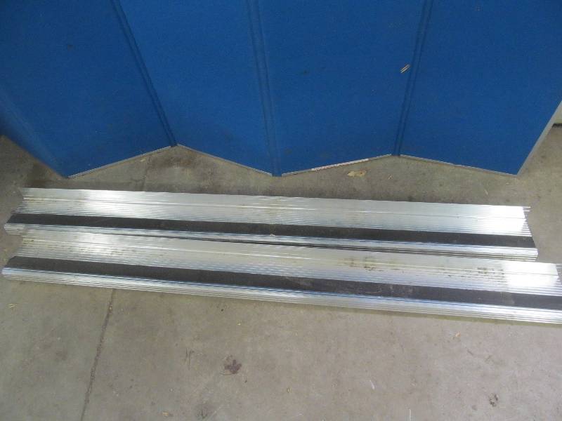 lot 90 image: running boards