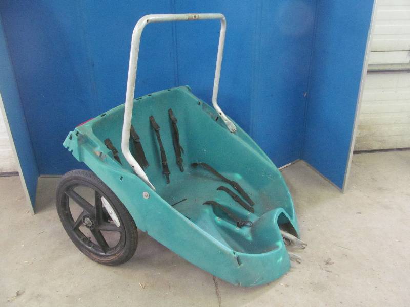 lot 99 image: bicycle stroller