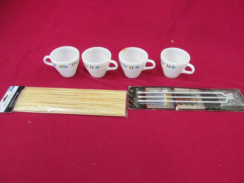 lot 108 image: kitchen ware