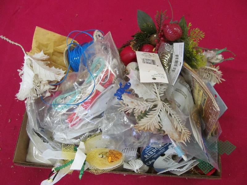 lot 109 image: craftsewing supplies