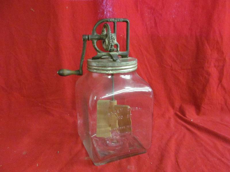 lot 119 image: vintage Dazey butter churn