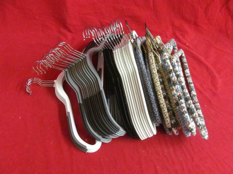 lot 125 image: hangers