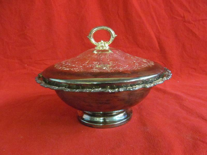 lot 142 image: silver casserole