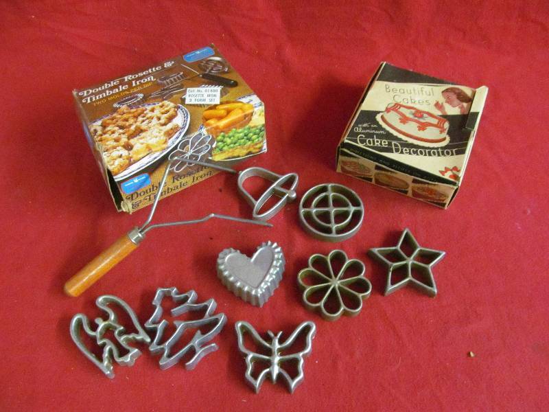 lot 146 image: Rosette Iron