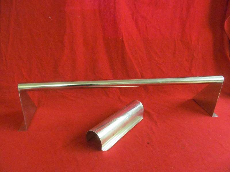 lot 147 image: stainless bar