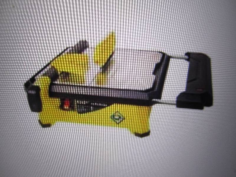 lot 11 image: QEP 650 XT 7 Tile Wet Saw with Ext...