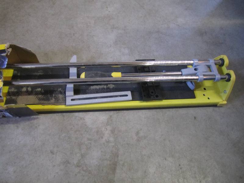 lot 14 image: QEP Professional 21 Tile Cutter Op...