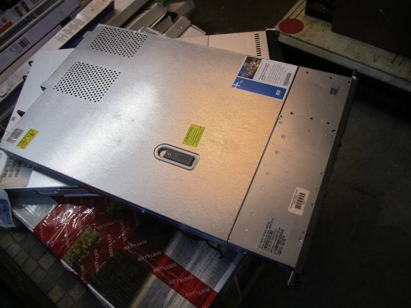 lot 25 image: HP Proliant DL360 G5 Server Regulat...