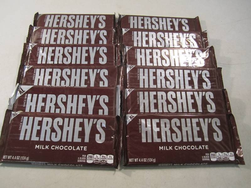 lot 171 image: Lot of 12 XL Hersheys Milk Chocolat...