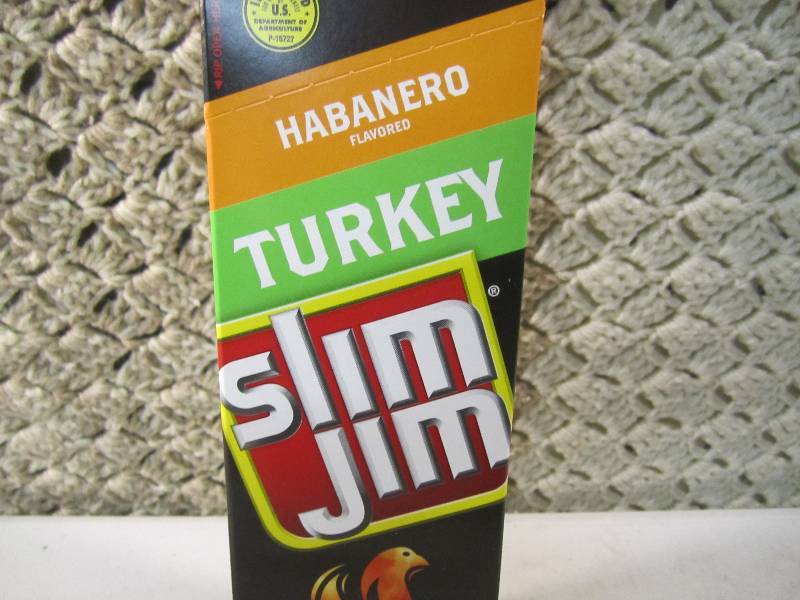 lot 191 image: Box of 24 Slim Jim Sticks Habanero ...