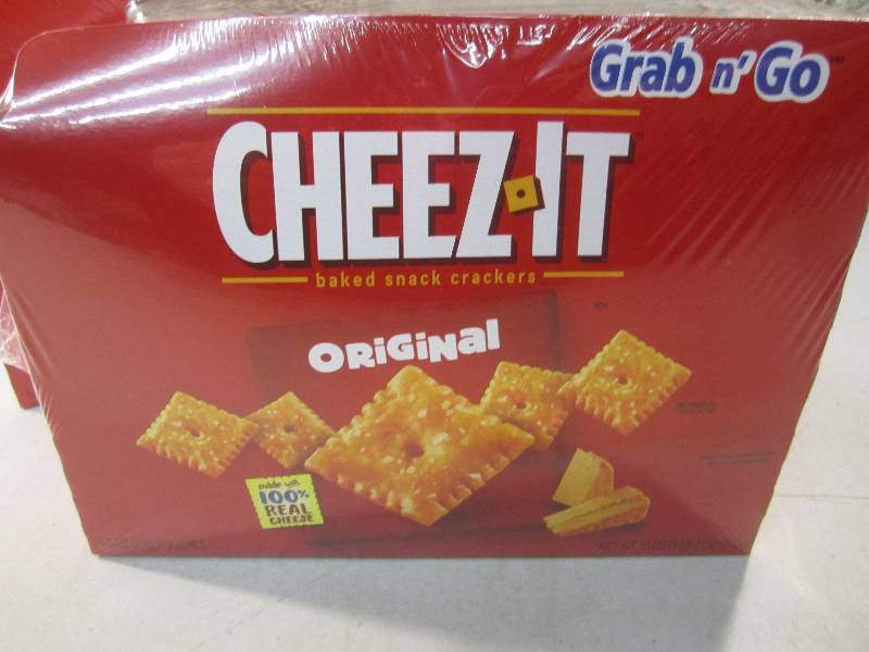 lot 224 image: Lot of 12 Grab n Go Bags Cheez-It ...