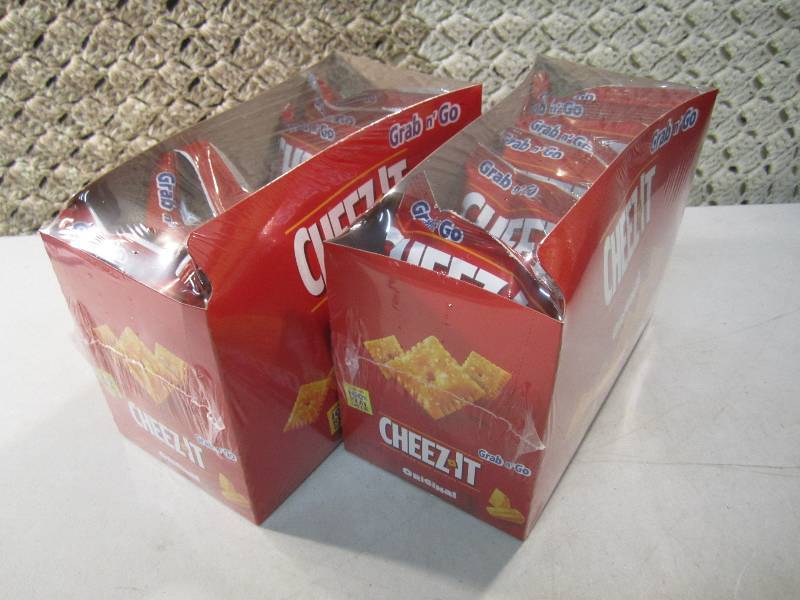 lot 225 image: Lot of 12 Grab n Go Bags Cheez-It ...
