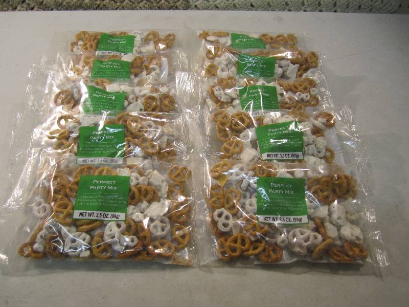 lot 226 image: Lot of 10 Bags Perfect Party Mix Be...