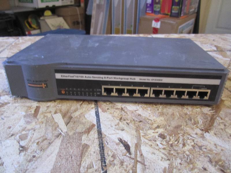 lot 262 image: Linksys EtherFast 10100 Auto-Sensi...