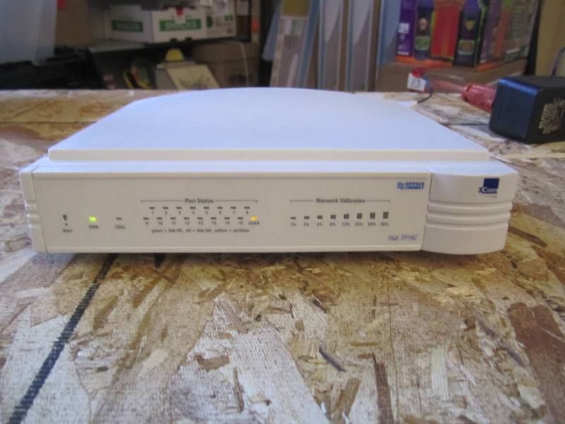 lot 268 image: 3COM Office Connect Hub TP16C Power...