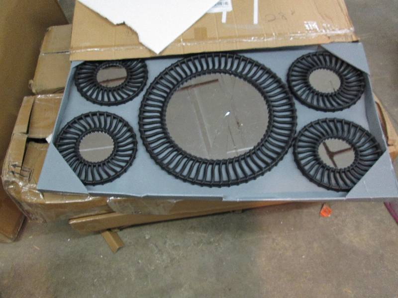 lot 20 image: 5 Piece Mirror Set - large one crac...