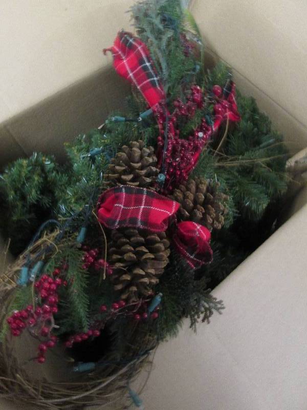 lot 59 image: Pine Cone and pine Holiday Dcor 3...