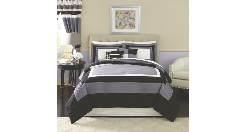 lot 75 image: Hotel Complete Bed Set King open bo...