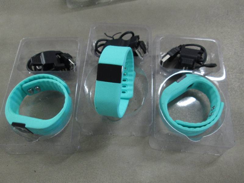 lot 140 image: Lot of 3 SURMOS Smart Sport Bracele...