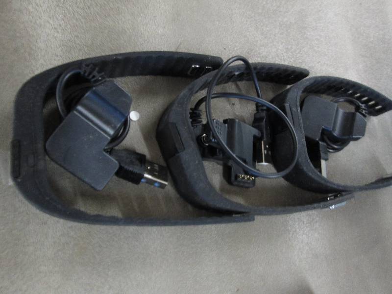 lot 147 image: Lot of 3 SURMOS Smart Sport Bracele...