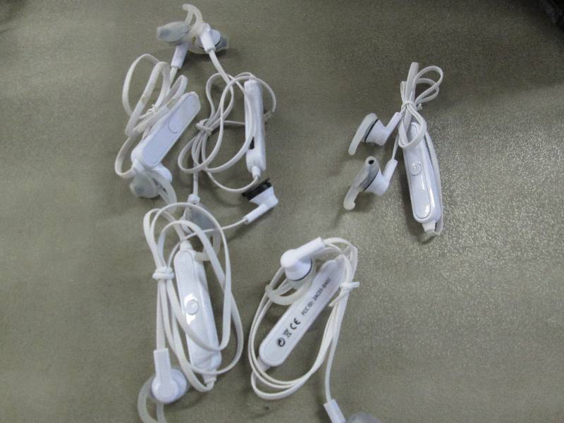 lot 149 image: Lot of 5 2ACE5-BA02 Blue Tooth Ear ...