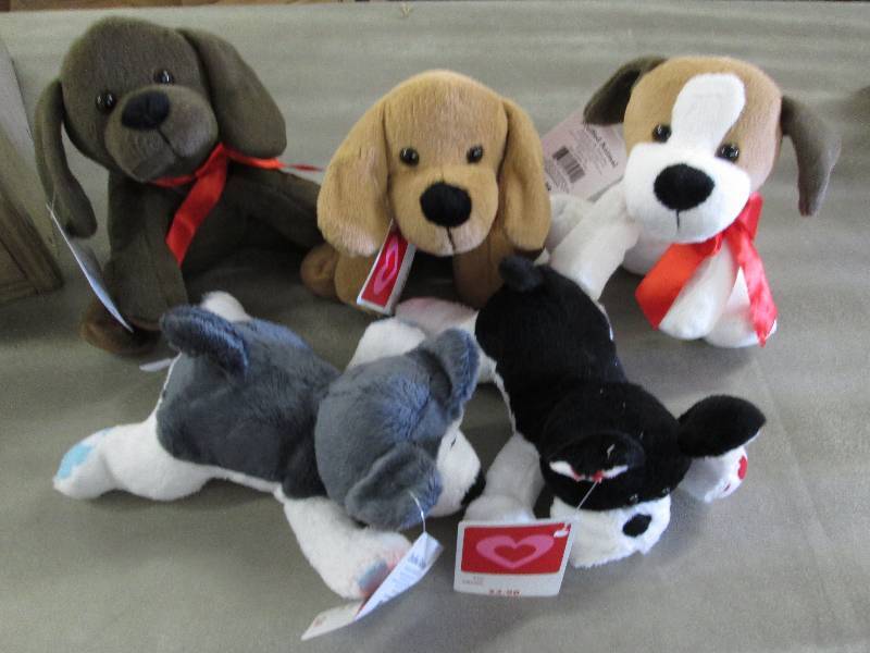 lot 208 image: Lot of 5 Valentine Plush...