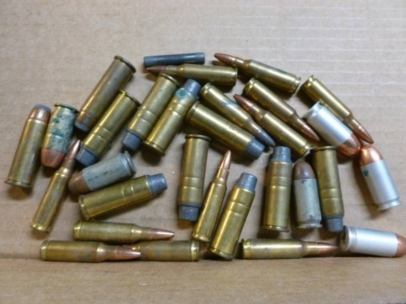 lot 28 image: Pistol Ammo