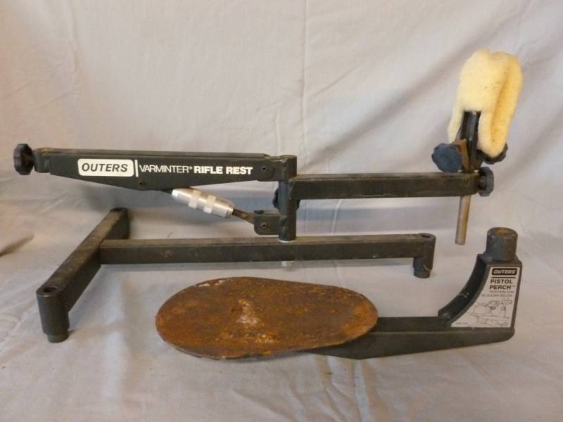 lot 69 image: Rifle Rest