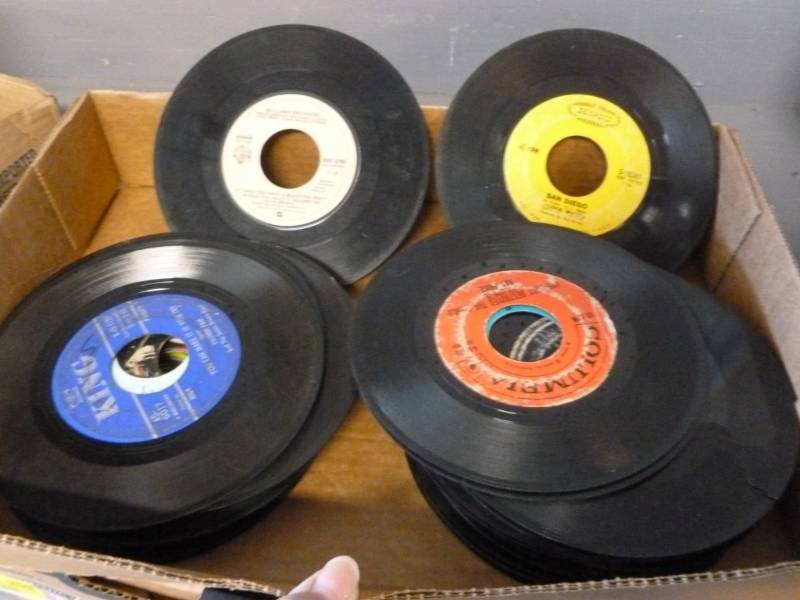 lot 75 image: Collectible 45s Records