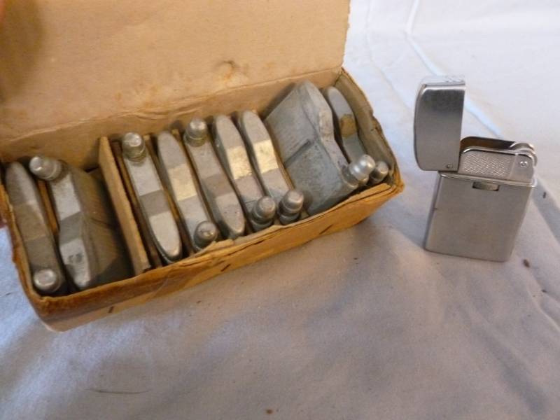 lot 81 image: Vintage Lighter
