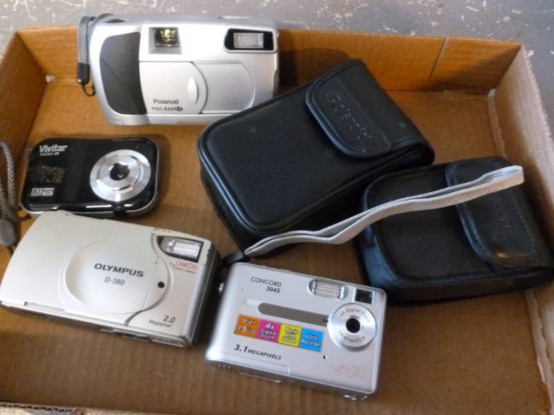 lot 92 image: Digital Cameras