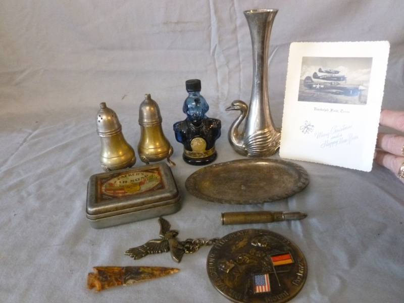 lot 97 image: Vintage Items