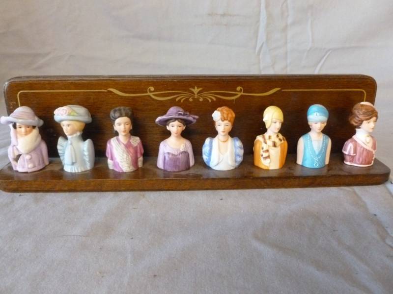 lot 98 image: Collectible
