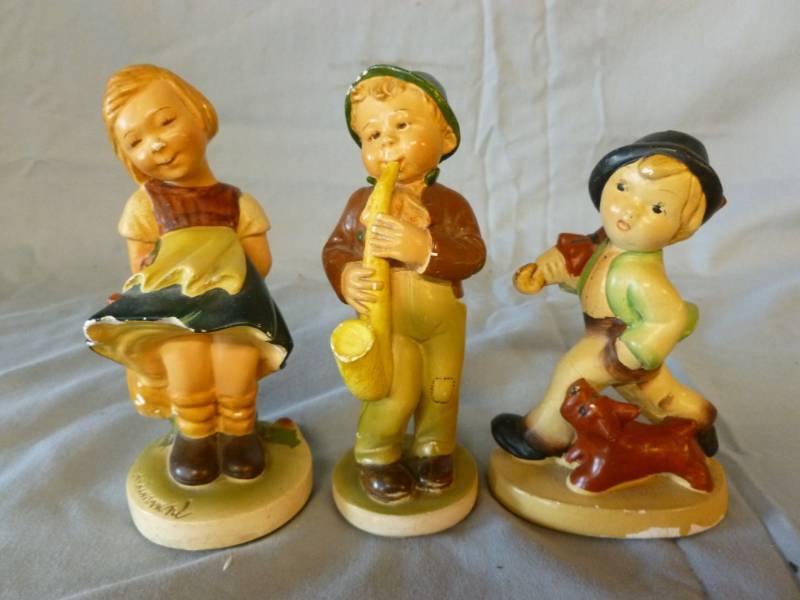 lot 103 image: Vintage Hummel Reproductions