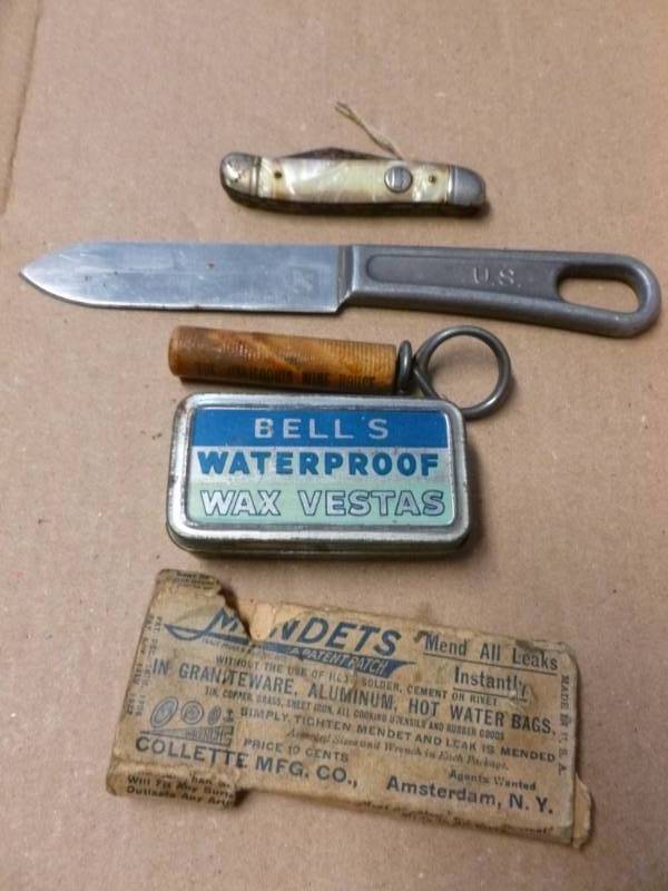 lot 111 image: Vintage Items