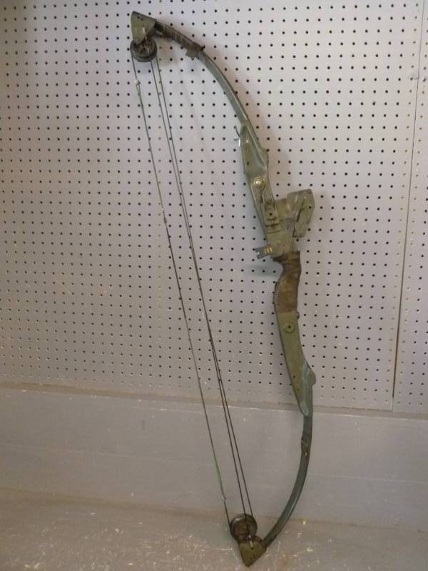lot 140 image: Bear Compound Bow