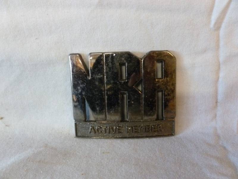 lot 162 image: Collectible Belt Buckle