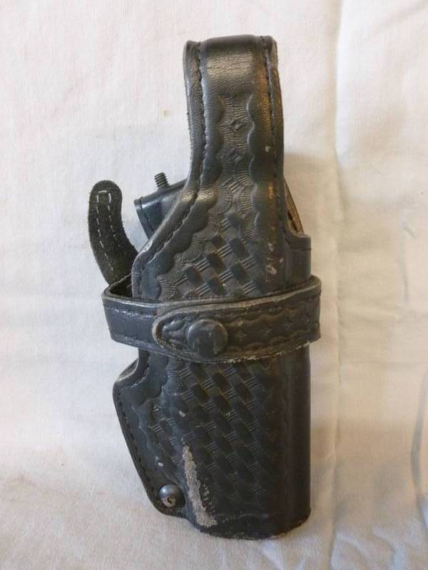 lot 164 image: Pistol Holster