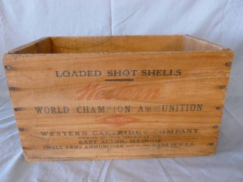 lot 178 image: Vintage Ammo Box