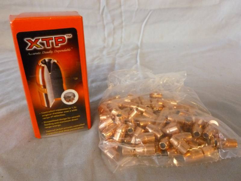 lot 183 image: Pistol Bullets