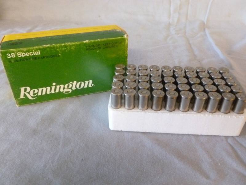 lot 214 image: Pistol Ammo