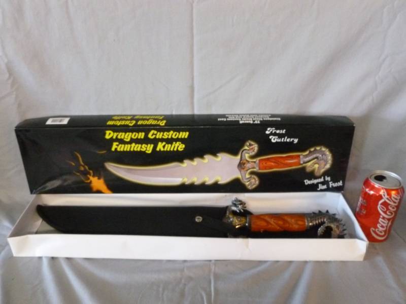 lot 225 image: Collector Knife