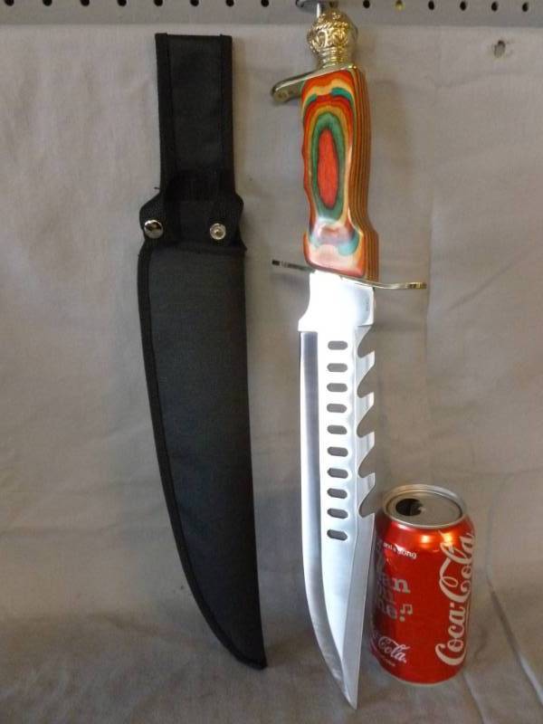 lot 226 image: Collector Knife