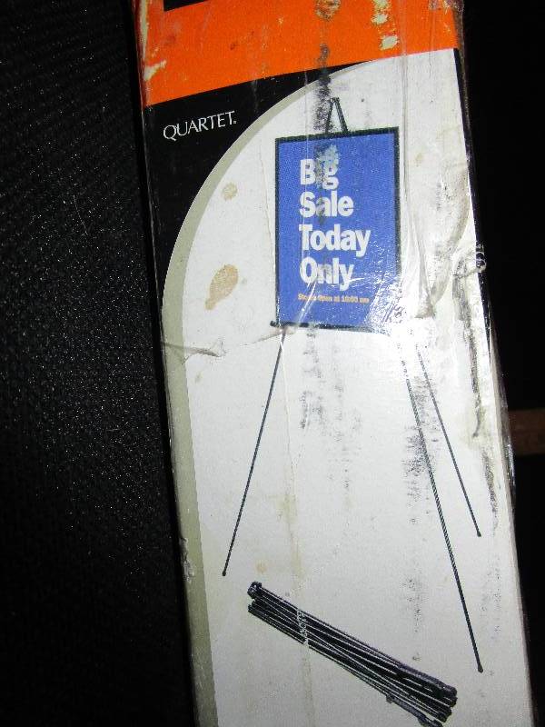 2-INSTANT DISPLAY EASELS