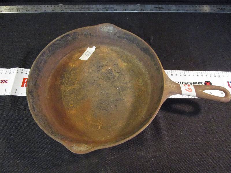 #8 Wagner Cast Iron Fry Pan